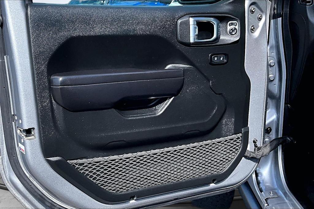 Thumbnail: 2021 Jeep Wrangler - 28