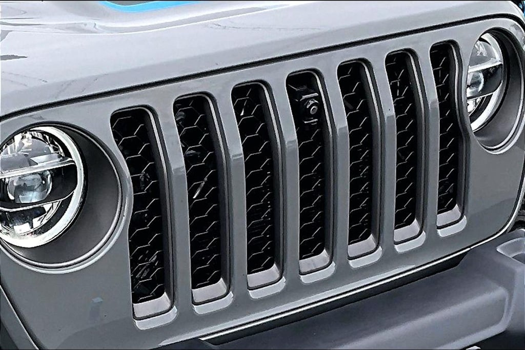 Thumbnail: 2021 Jeep Wrangler - 33