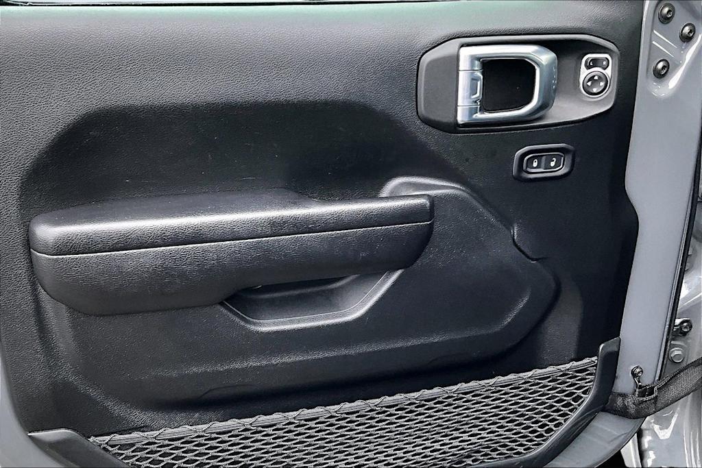 Thumbnail: 2021 Jeep Wrangler - 28