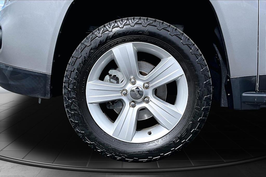 Thumbnail: 2017 Jeep Compass - 7