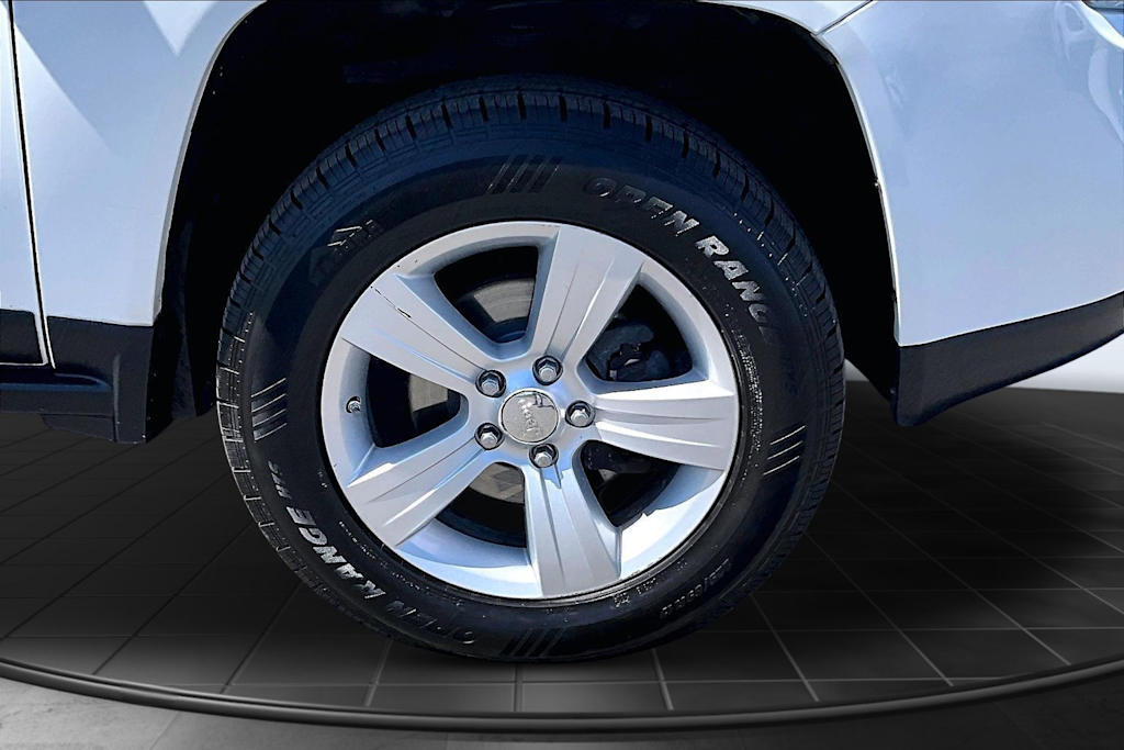 Thumbnail: 2012 Jeep Compass - 34