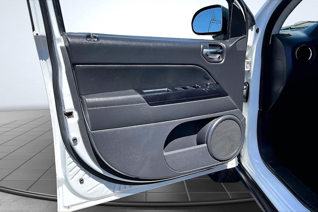 Thumbnail: 2012 Jeep Compass - 28