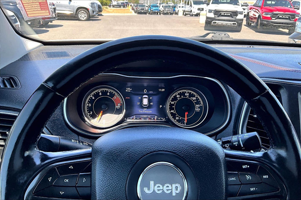 Thumbnail: 2020 Jeep Cherokee - 22