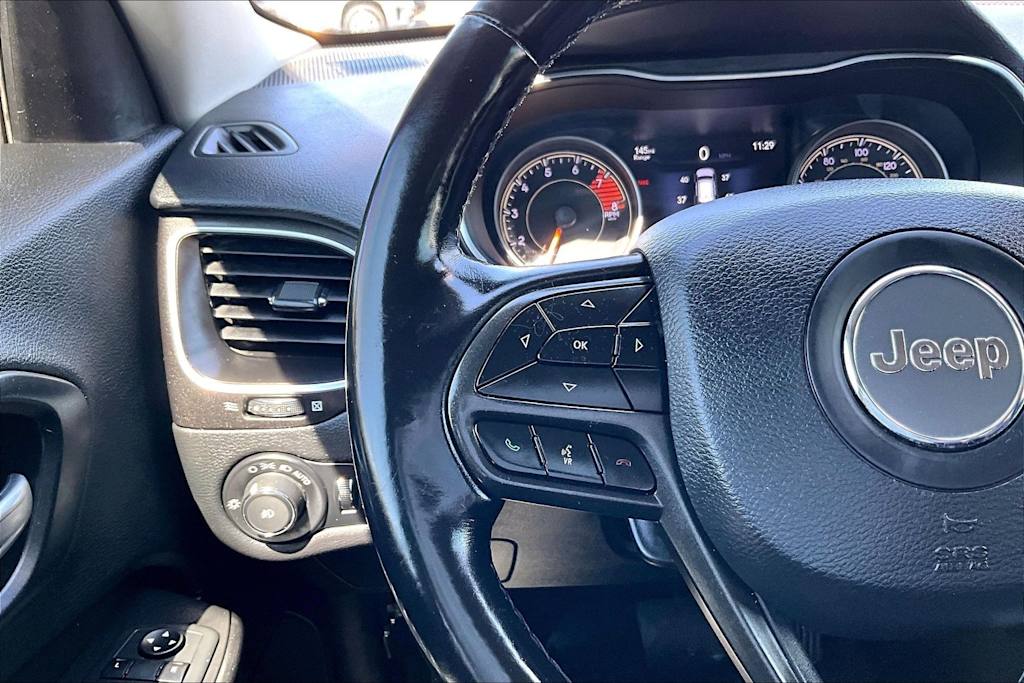 Thumbnail: 2020 Jeep Cherokee - 26