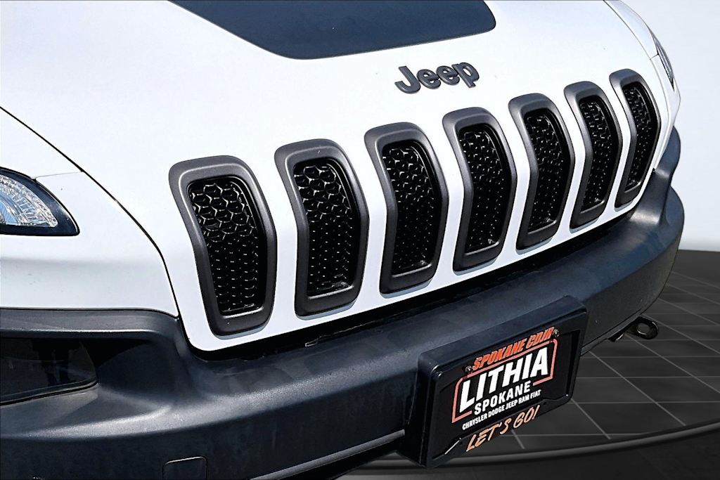 Thumbnail: 2018 Jeep Cherokee - 33