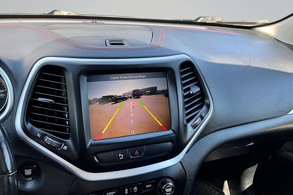 Thumbnail: 2018 Jeep Cherokee - 27