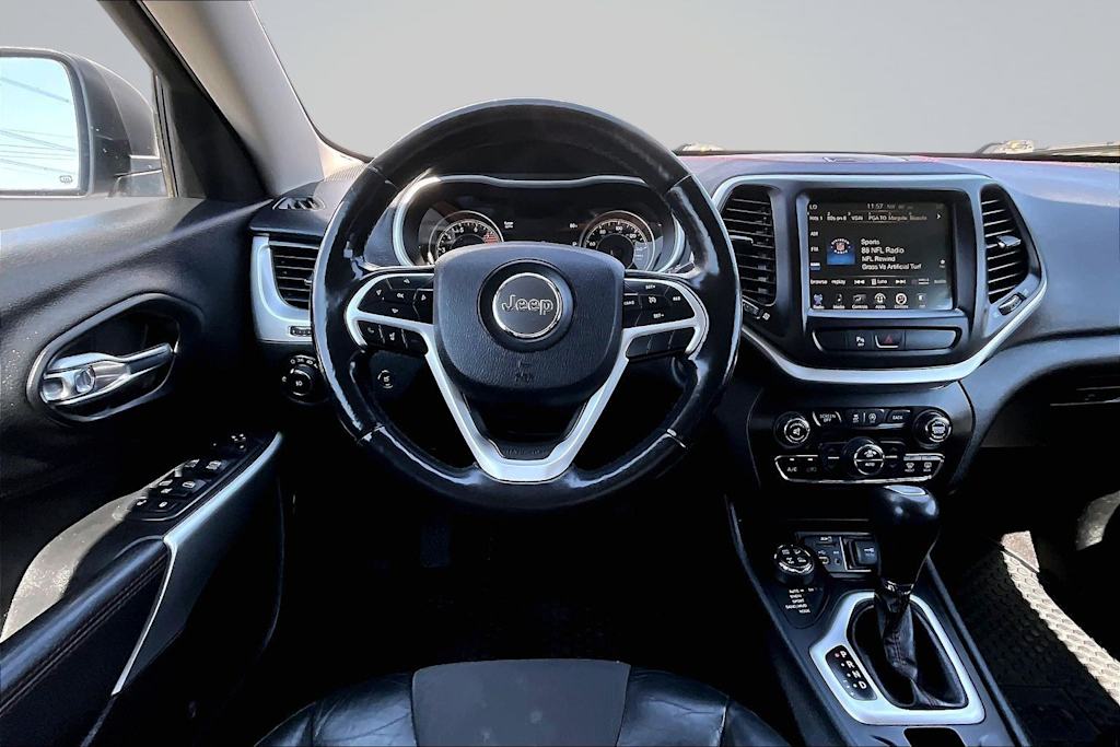 Thumbnail: 2018 Jeep Cherokee - 13
