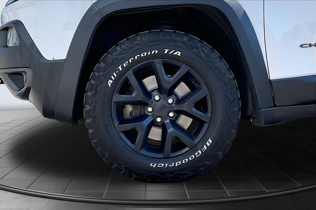 Thumbnail: 2018 Jeep Cherokee - 7