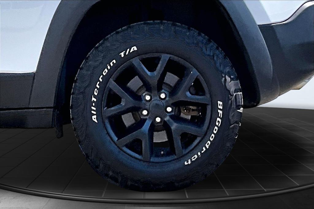 Thumbnail: 2018 Jeep Cherokee - 36