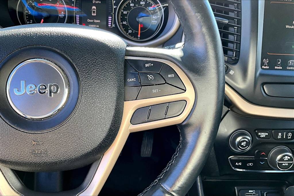 Thumbnail: 2017 Jeep Cherokee - 26