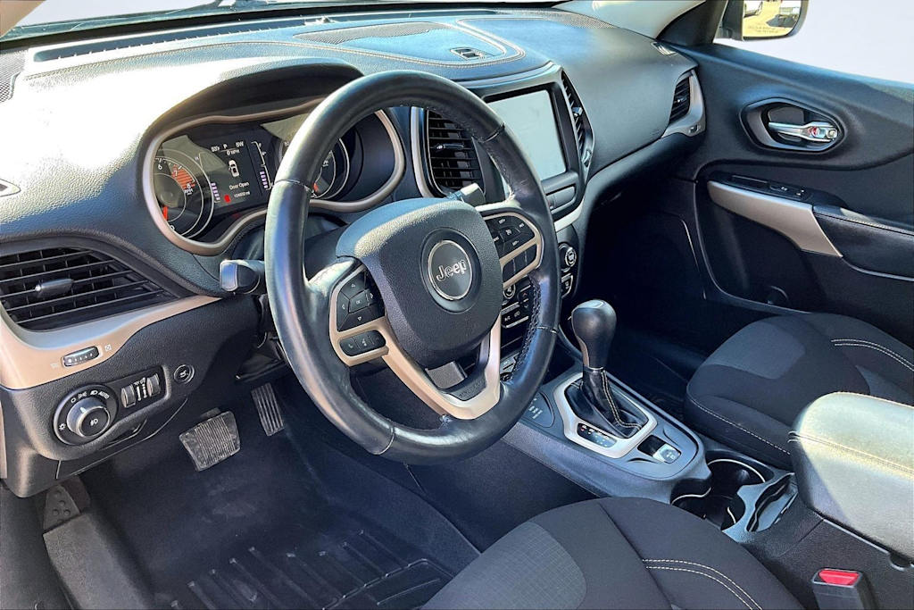 Thumbnail: 2017 Jeep Cherokee - 2