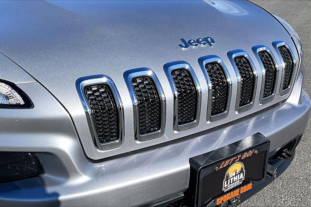 Thumbnail: 2017 Jeep Cherokee - 33