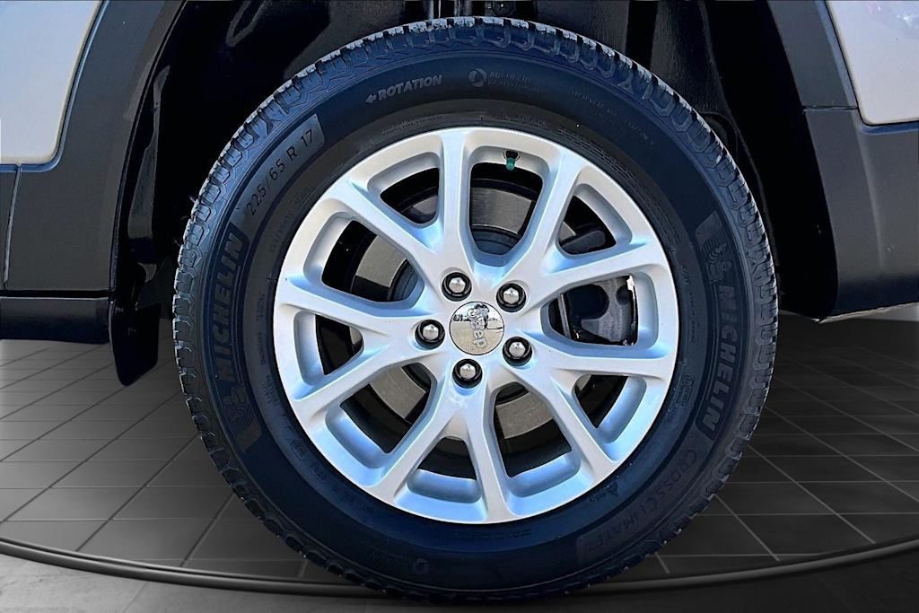 Thumbnail: 2017 Jeep Cherokee - 35