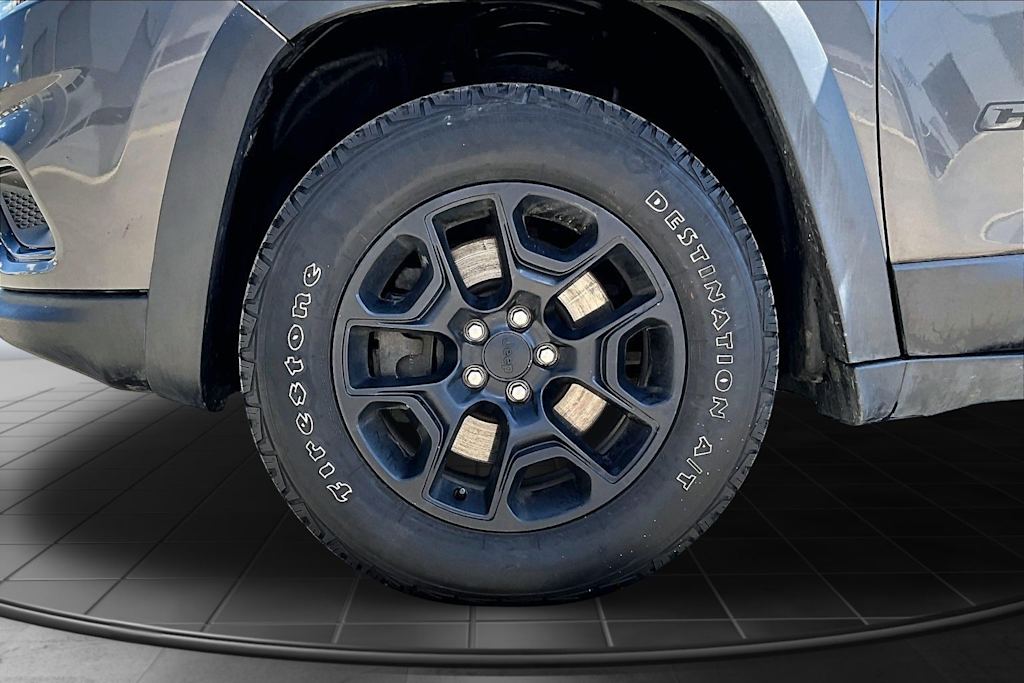 Thumbnail: 2022 Jeep Cherokee - 7