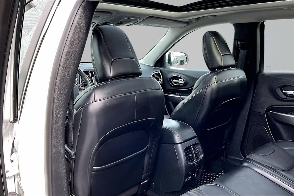 Thumbnail: 2021 Jeep Cherokee - 13