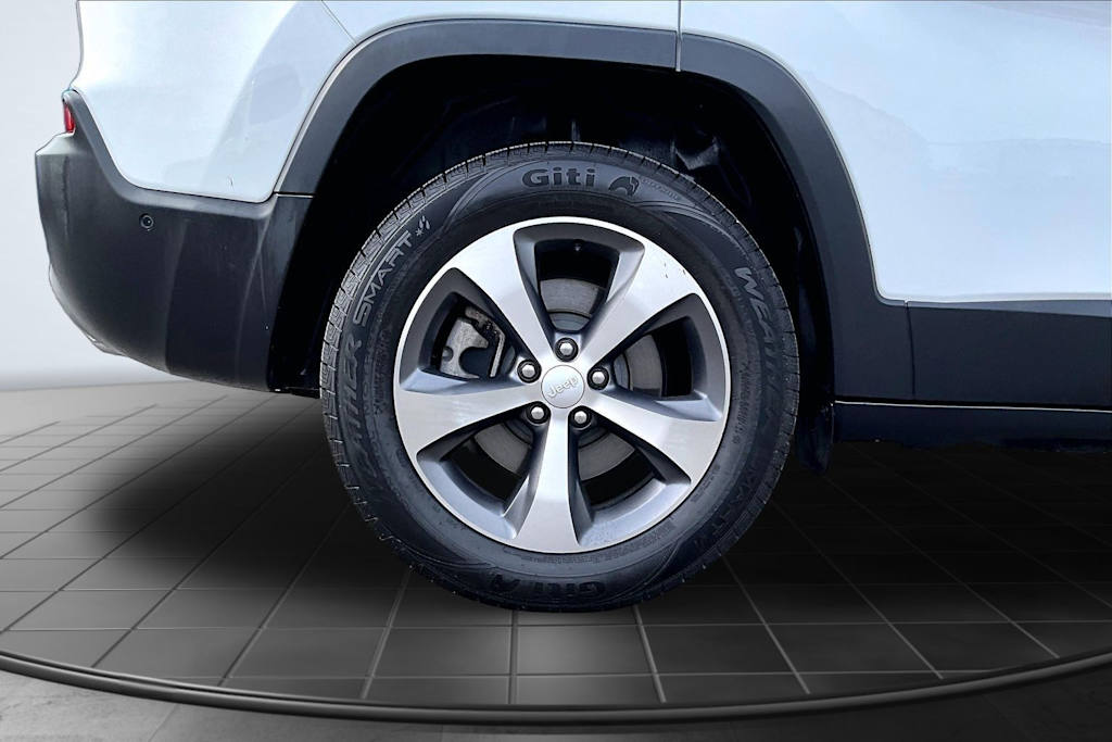 Thumbnail: 2021 Jeep Cherokee - 35