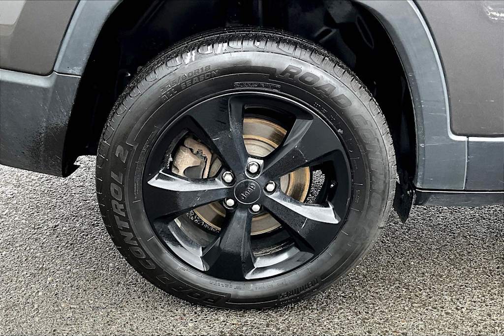 Thumbnail: 2021 Jeep Cherokee - 36