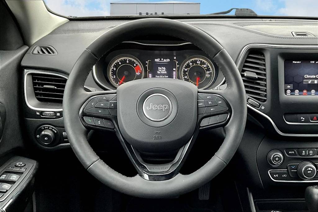 Thumbnail: 2021 Jeep Cherokee - 14