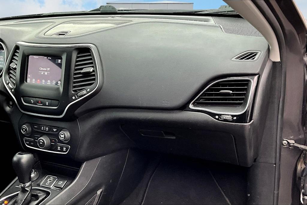 Thumbnail: 2021 Jeep Cherokee - 25