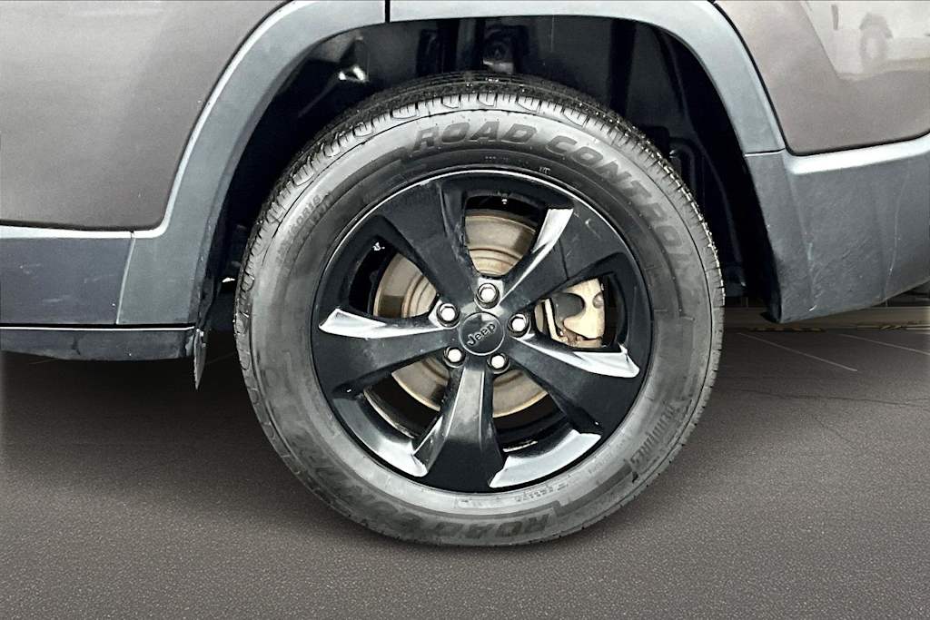 Thumbnail: 2021 Jeep Cherokee - 37