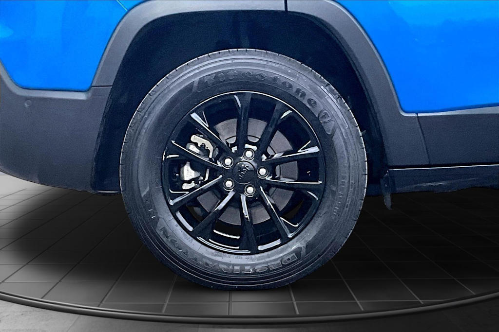 Thumbnail: 2023 Jeep Cherokee - 35