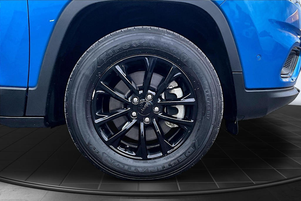 Thumbnail: 2023 Jeep Cherokee - 33