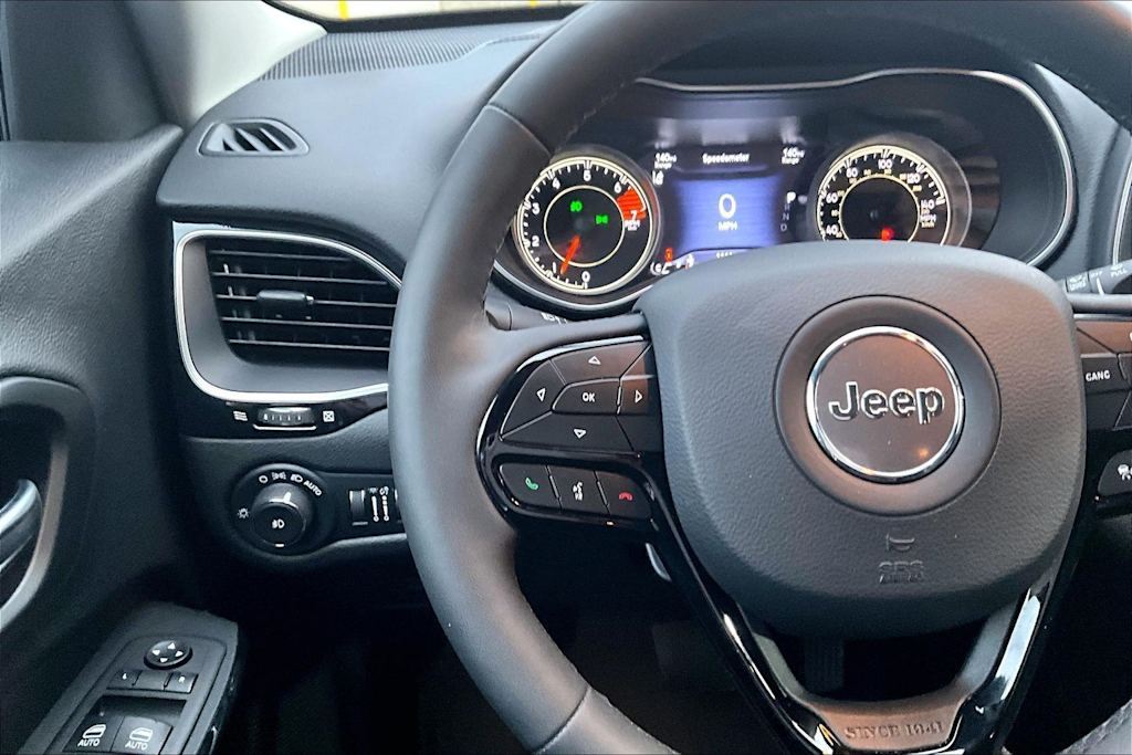 Thumbnail: 2023 Jeep Cherokee - 24