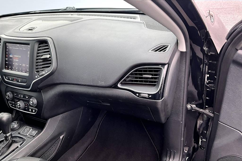 Thumbnail: 2023 Jeep Cherokee - 24