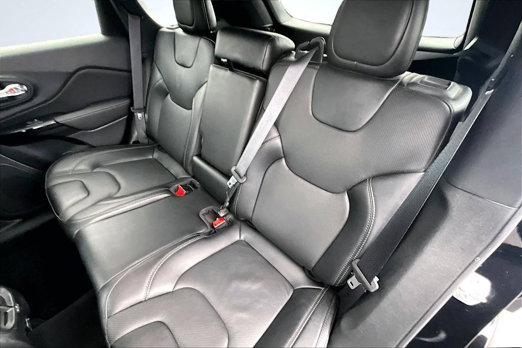 Thumbnail: 2023 Jeep Cherokee - 21