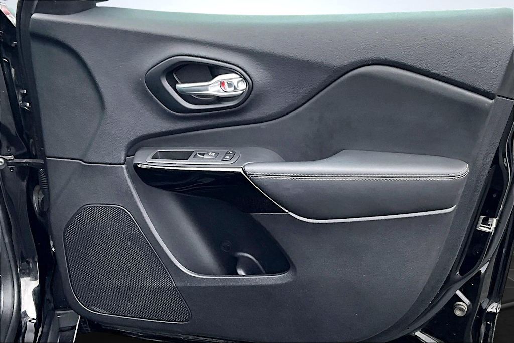 Thumbnail: 2023 Jeep Cherokee - 29