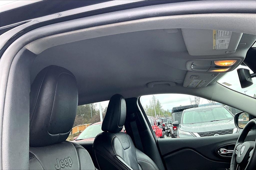 Thumbnail: 2023 Jeep Cherokee - 30