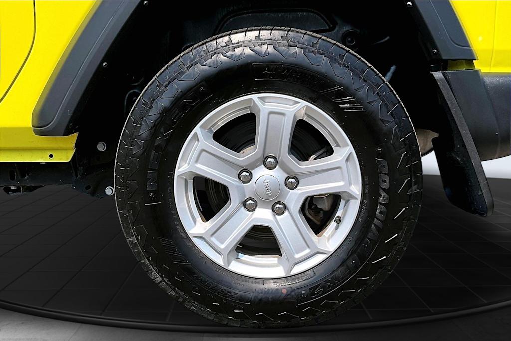Thumbnail: 2024 Jeep Wrangler - 32