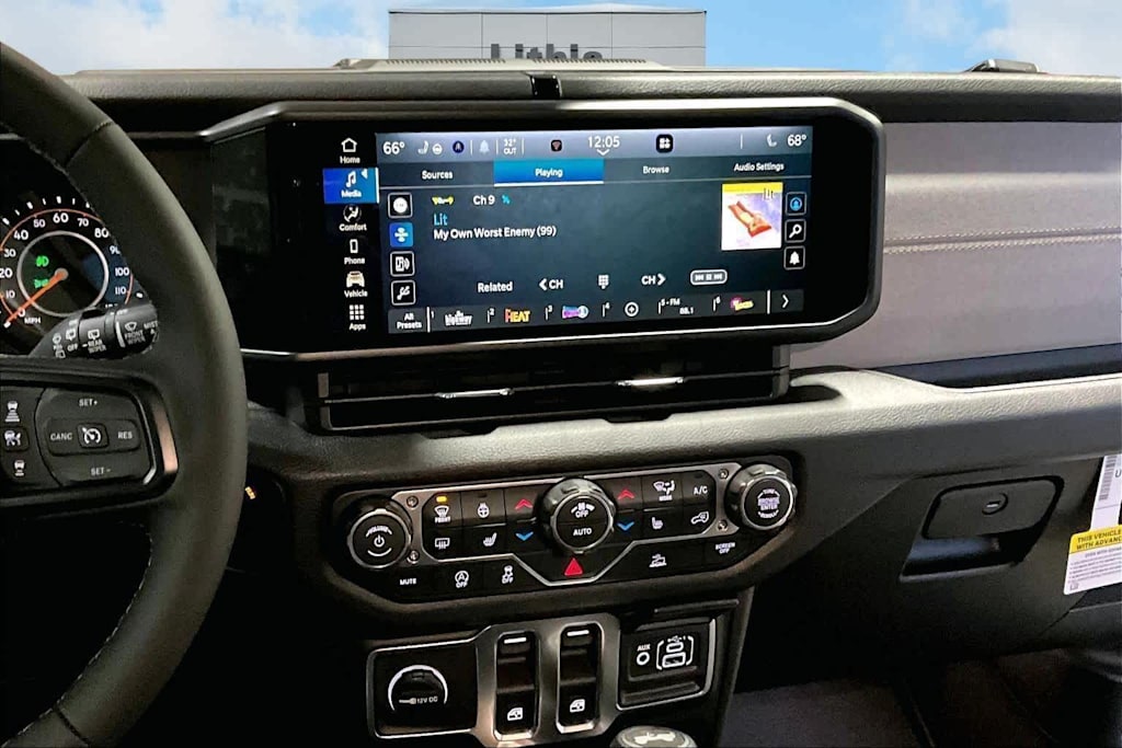 Thumbnail: 2026 Jeep Wrangler - 14