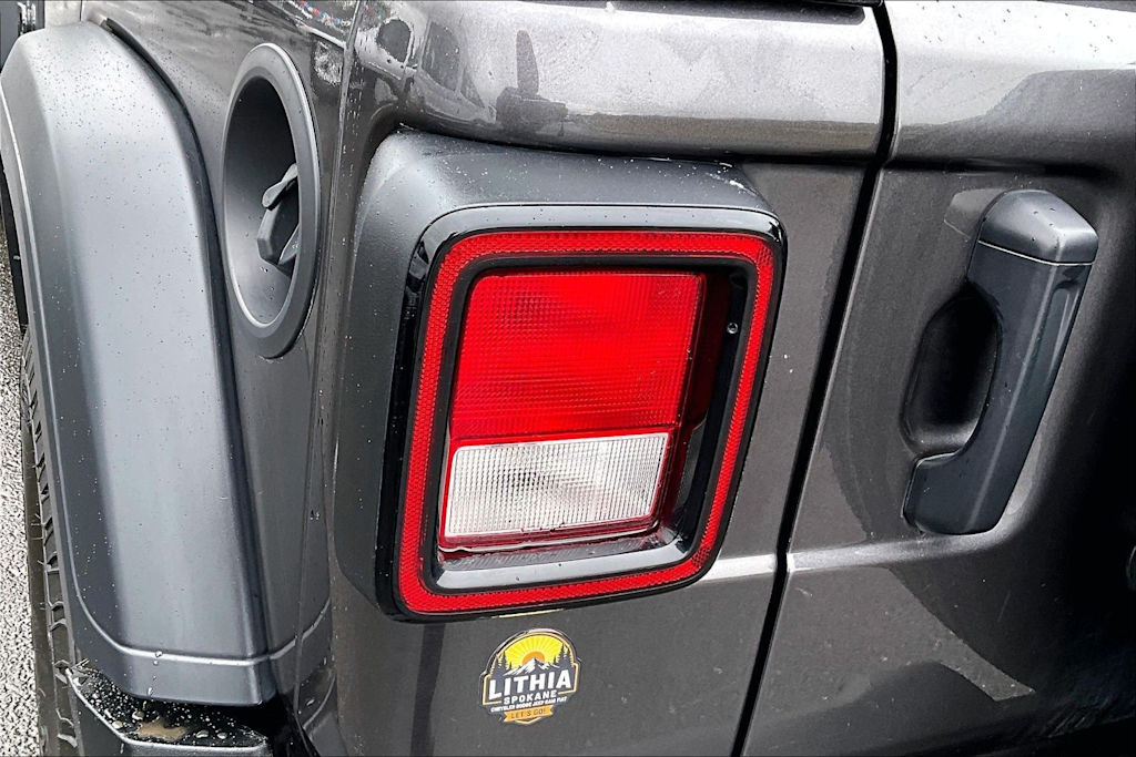 Thumbnail: 2024 Jeep Wrangler - 32