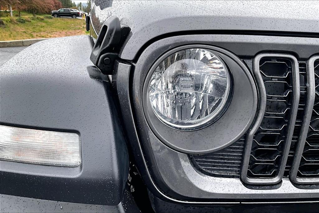 Thumbnail: 2024 Jeep Wrangler - 31