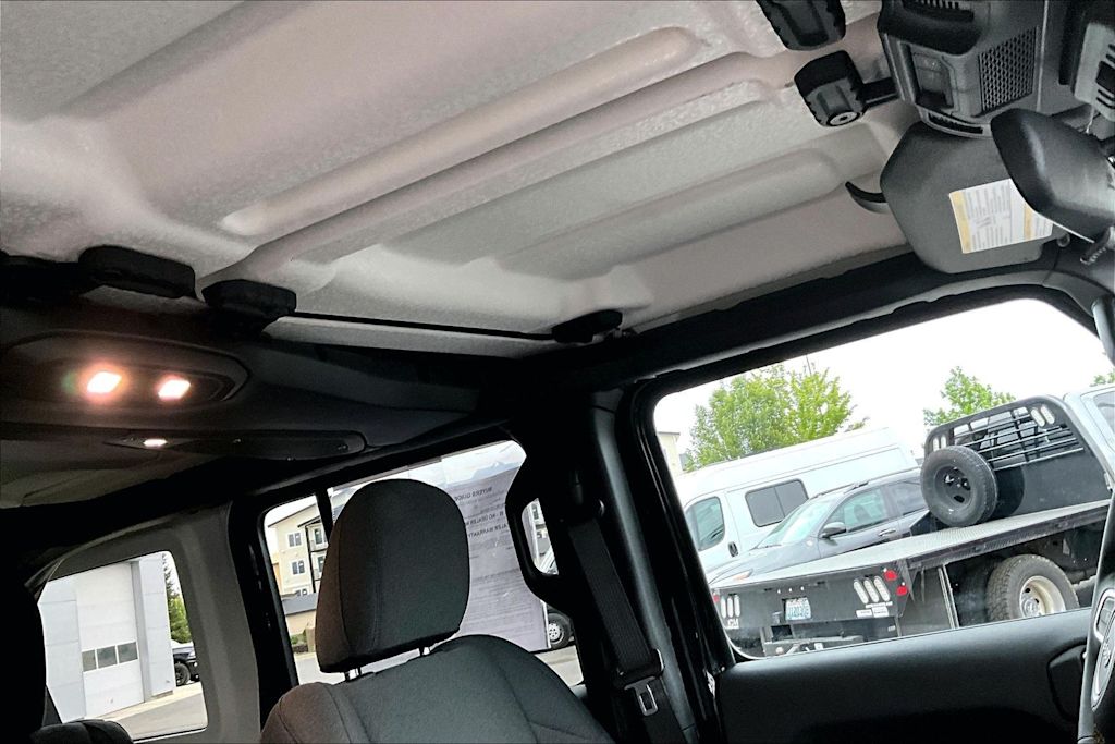 Thumbnail: 2024 Jeep Wrangler - 30