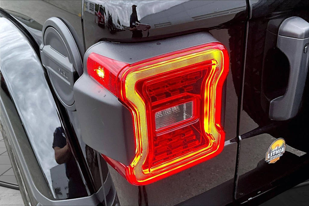 Thumbnail: 2024 Jeep Wrangler - 32