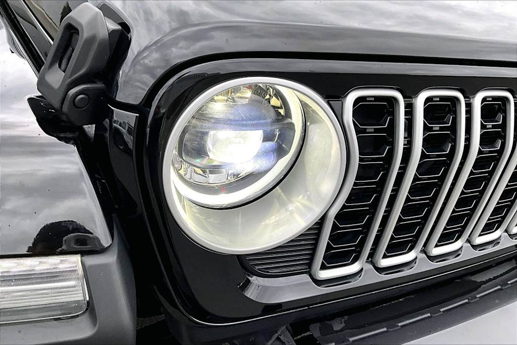 Thumbnail: 2024 Jeep Wrangler - 31