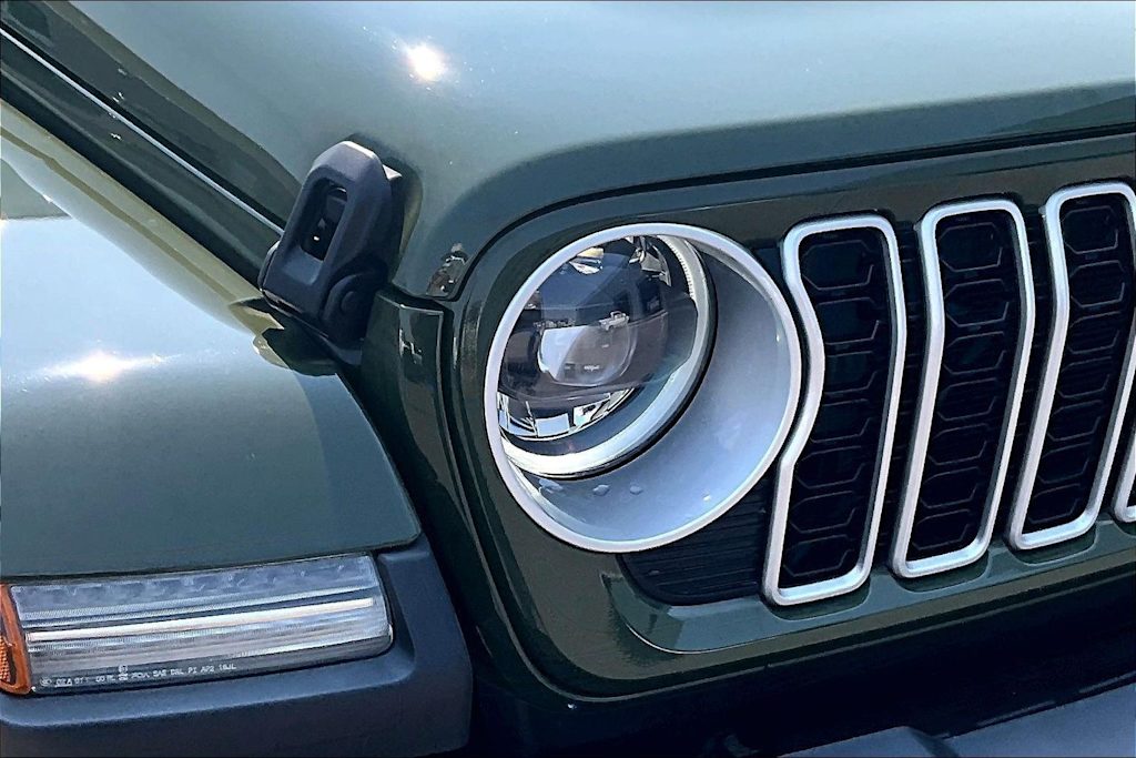 Thumbnail: 2024 Jeep Wrangler - 31