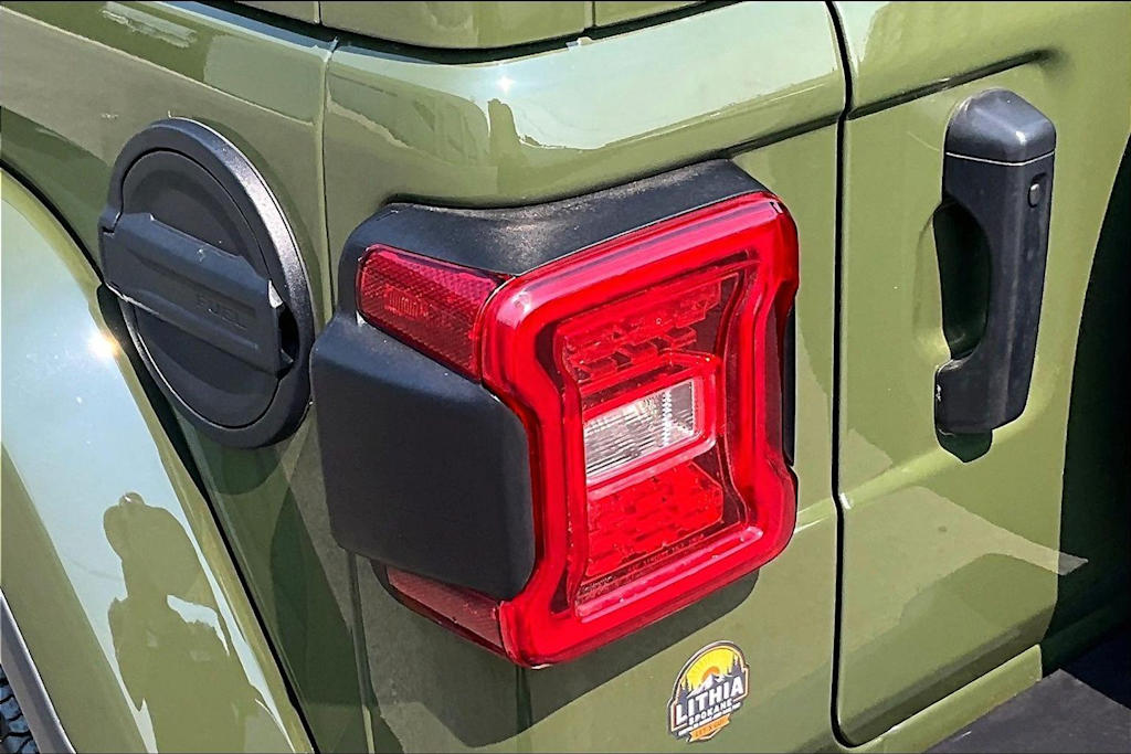Thumbnail: 2024 Jeep Wrangler - 32