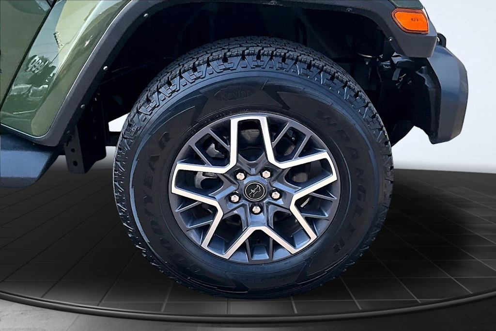 Thumbnail: 2024 Jeep Wrangler - 34