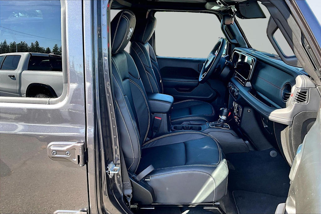 Thumbnail: 2025 Jeep Wrangler - 21