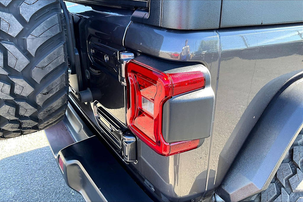 Thumbnail: 2025 Jeep Wrangler - 15
