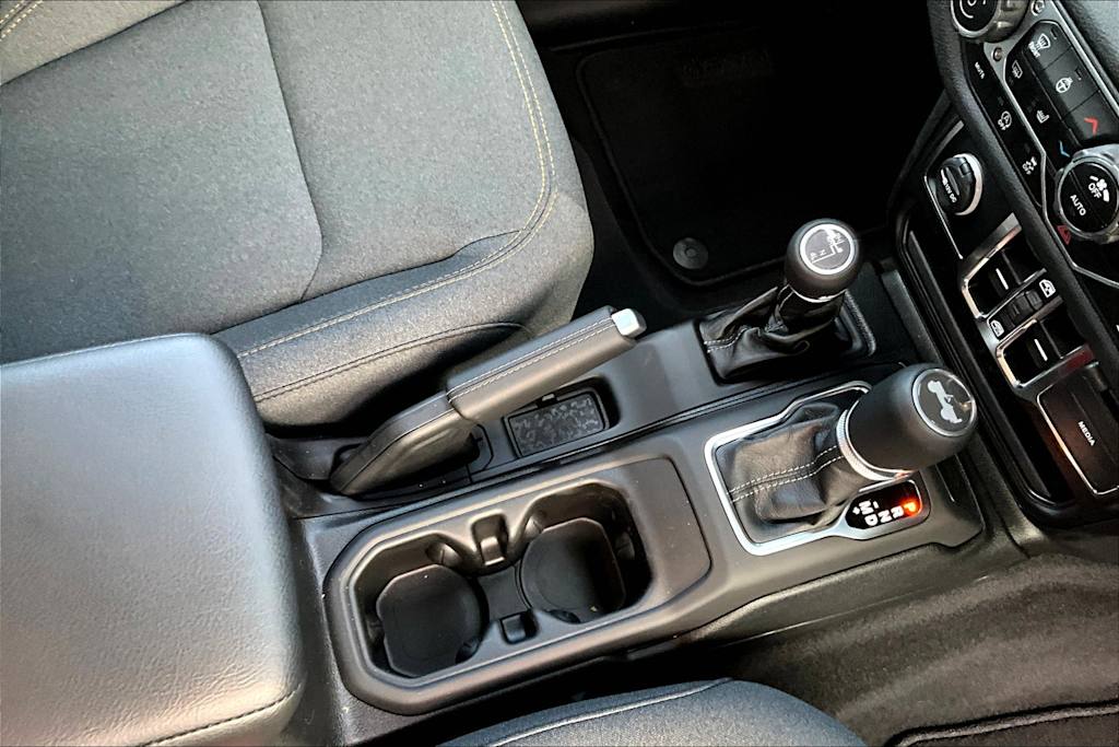 Thumbnail: 2025 Jeep Wrangler - 15