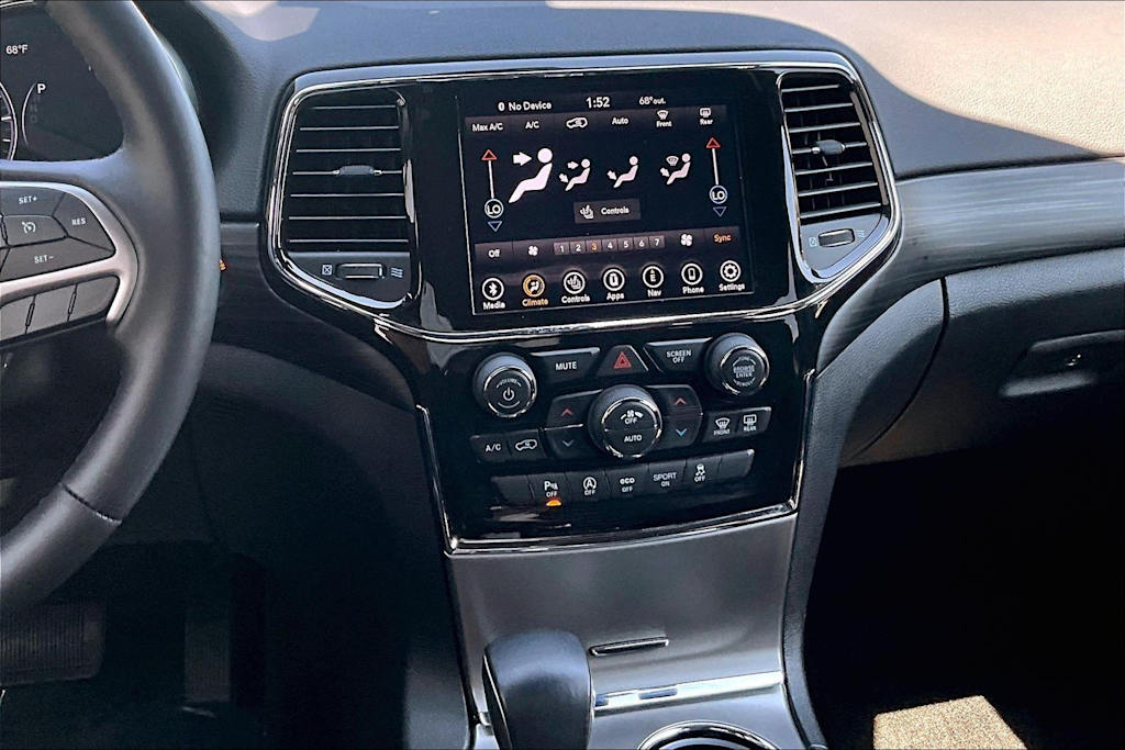 Thumbnail: 2022 Jeep Grand Cherokee - 16