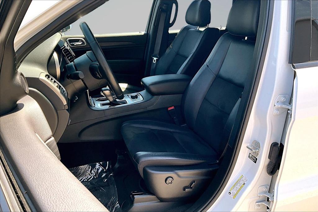 Thumbnail: 2022 Jeep Grand Cherokee - 11