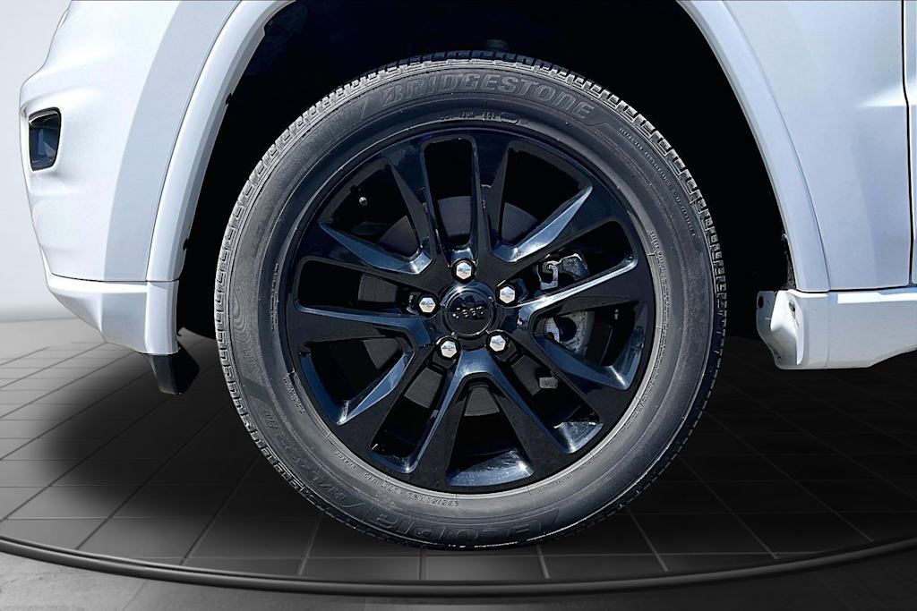 Thumbnail: 2022 Jeep Grand Cherokee - 8