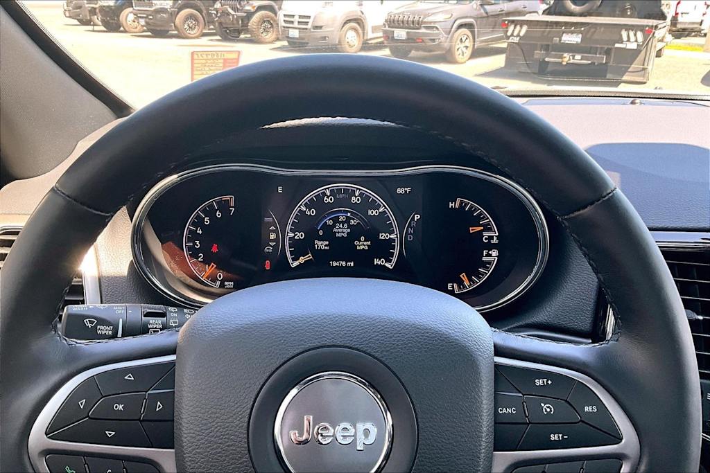 Thumbnail: 2022 Jeep Grand Cherokee - 17