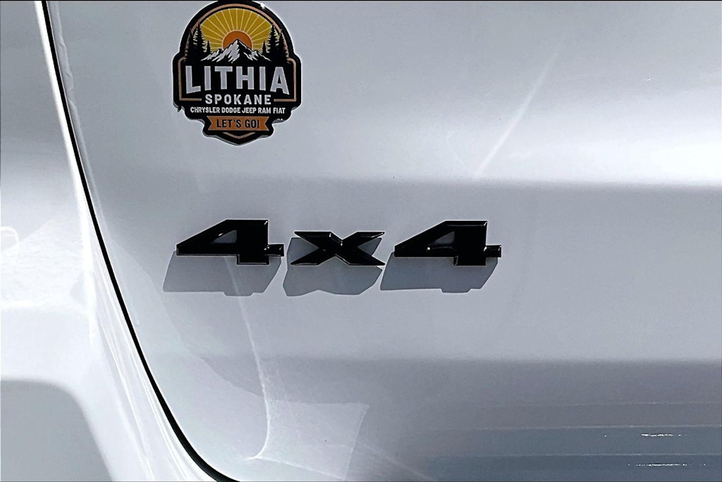 Thumbnail: 2022 Jeep Grand Cherokee - 7