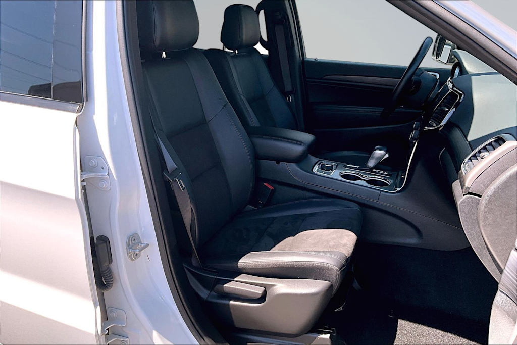 Thumbnail: 2022 Jeep Grand Cherokee - 20